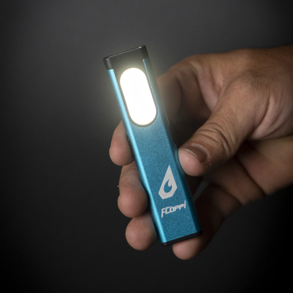 Linterna Floppi Recargable de Alto Alcance | Compacta, Resistente e Ideal para Camping